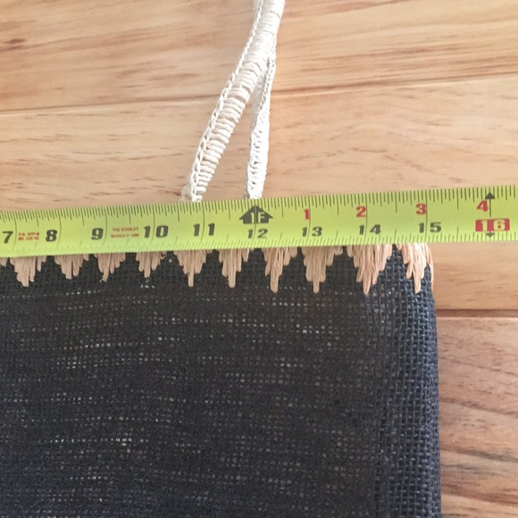 SUN 'N' SAND Weaved Tote/ShoulderBag Black and Tan - Picture 4 of 8